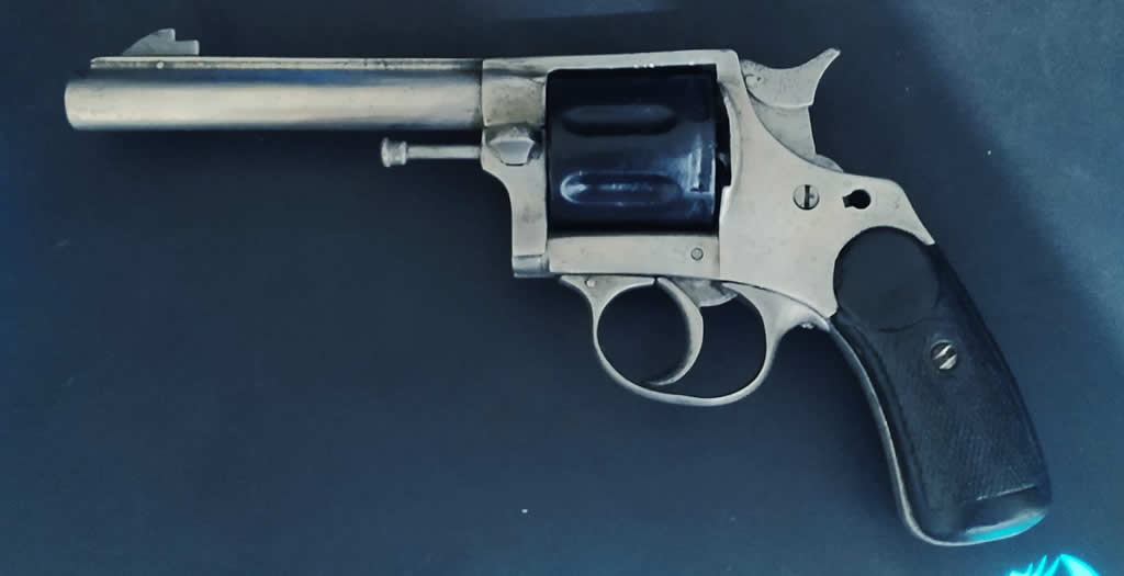 Revolver.jpeg
